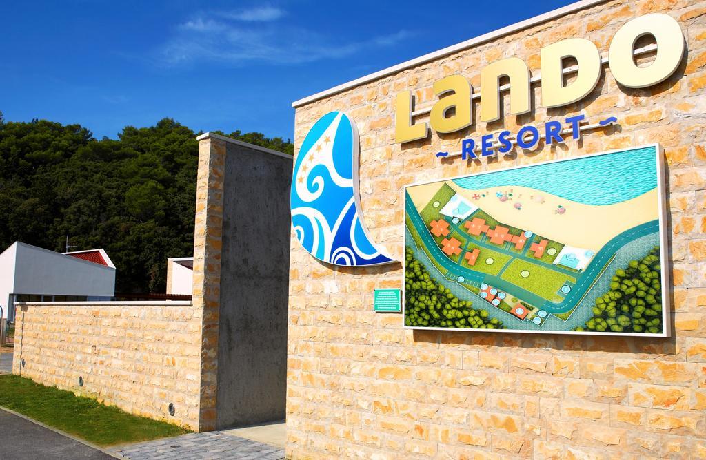 兰多公寓度假酒店 Kampor 外观 照片